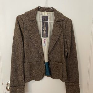 Biya by Johnny was  tweed blazer. Silk lining